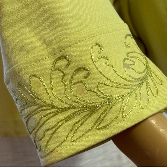 ST. JOHN PANTS SUIT YELLOW SIZE LARGE EXCELLENT CONDITION - Picture 3 of 15